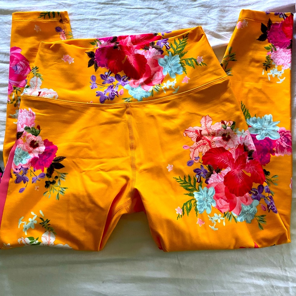 NWT peloton floral leggings